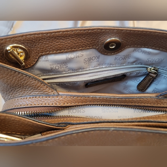 Michael Kors purse - Picture 5 of 5